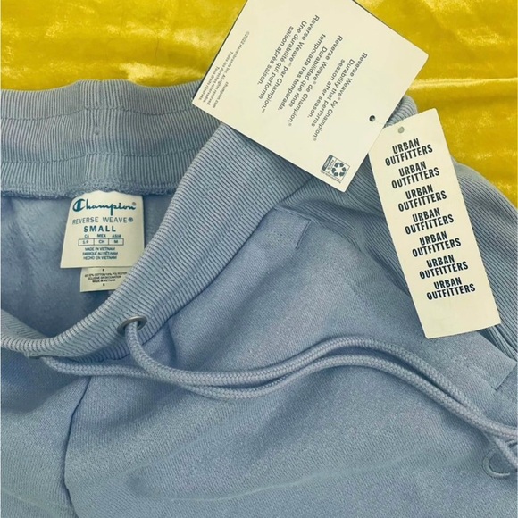 Champion shorts from Urban Outfitters - Picture 4 of 4